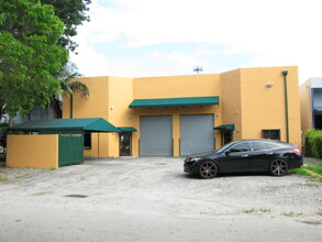 2271-2275 W 77th St, Hialeah, FL for lease Building Photo- Image 1 of 7