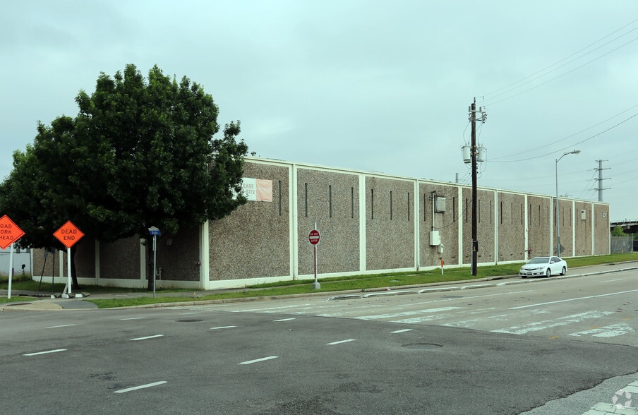 103 N Jackson St, Houston, TX for lease - Building Photo - Image 3 of 5