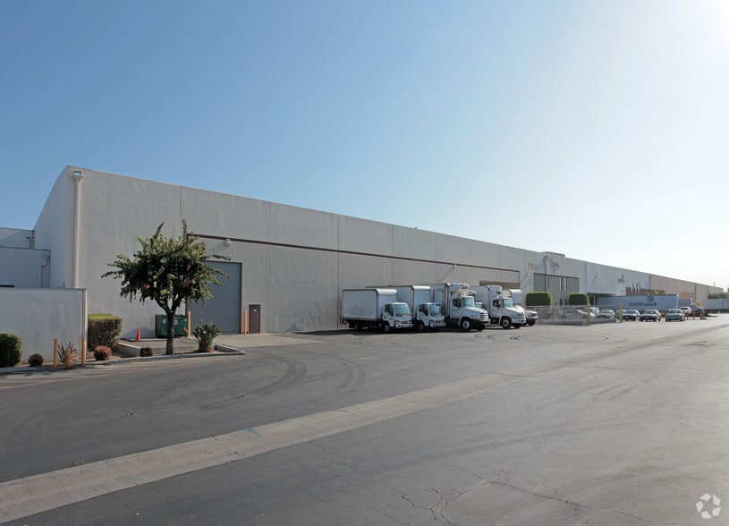 11937-11939 Woodruff Ave, Downey, CA for lease - Building Photo - Image 2 of 2