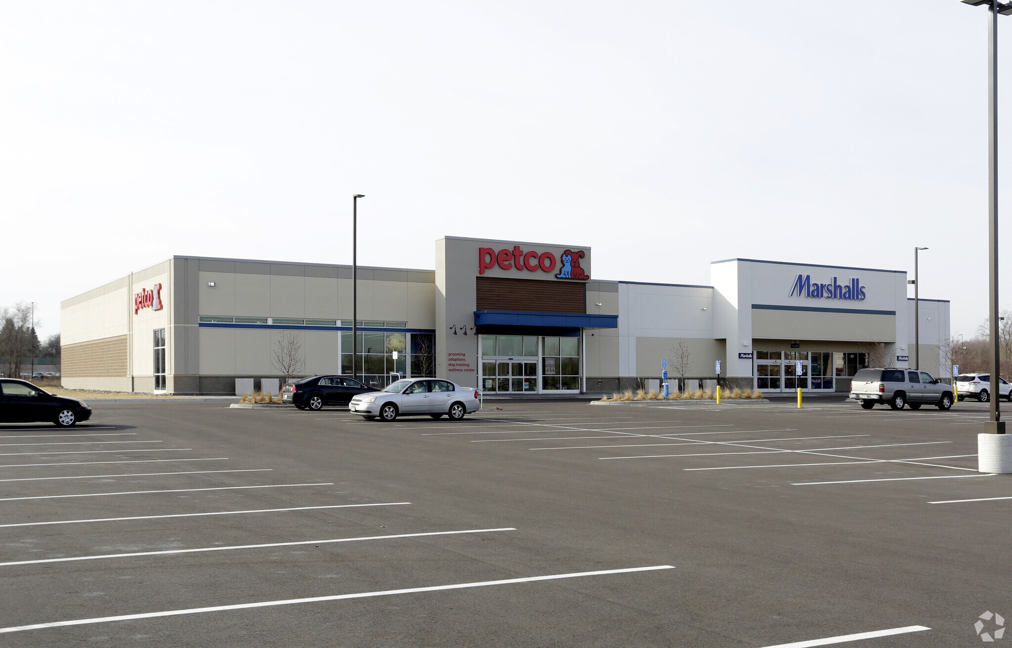 11633 Ulysses St NE, Blaine, MN for sale Primary Photo- Image 1 of 1