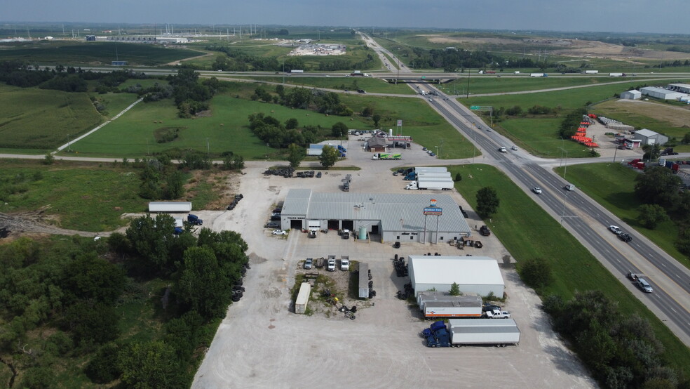 5535 Arbor Rd, Lincoln, NE for lease - Building Photo - Image 3 of 14