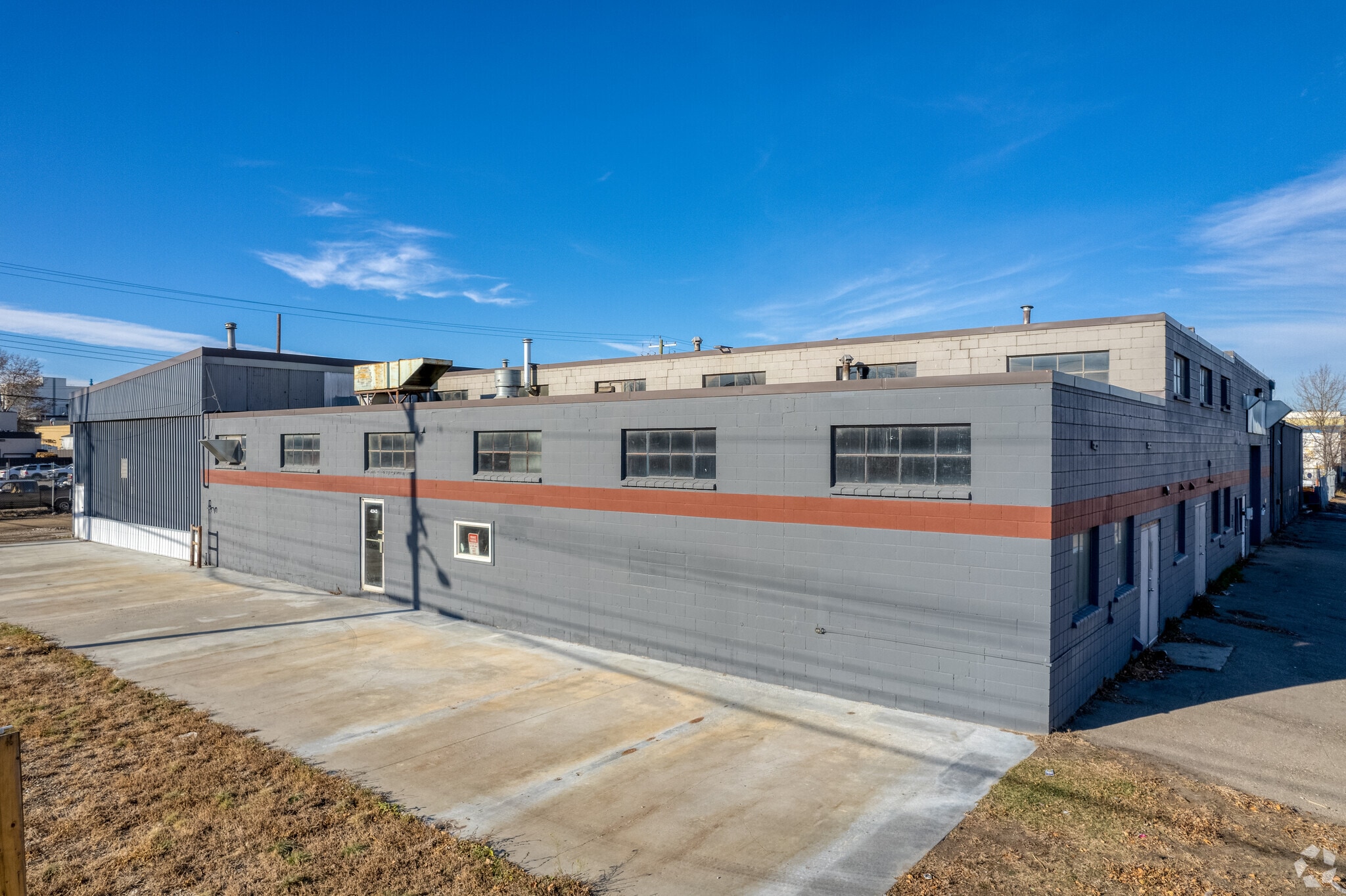 4243 17A St SE, Calgary, AB for sale Building Photo- Image 1 of 1