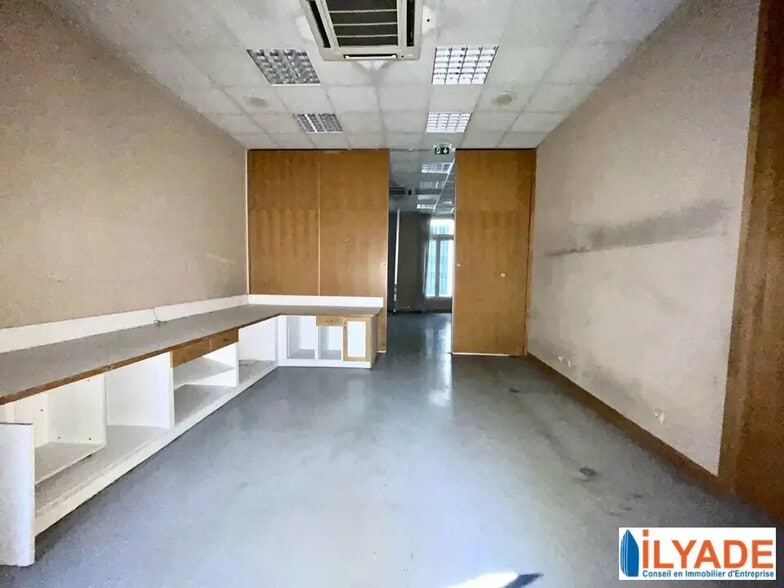 26 Rue Edouard Delanglade, Marseille for lease - Interior Photo - Image 1 of 4
