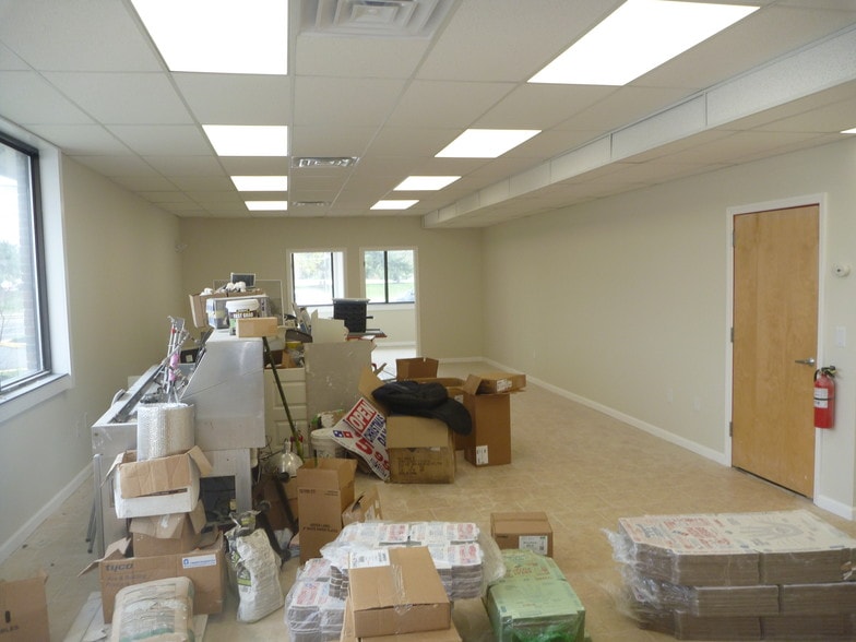 341 S Burnt Mill Rd, Voorhees, NJ for lease - Interior Photo - Image 3 of 7