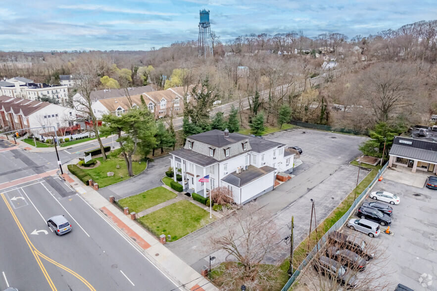 220 Glen St, Glen Cove, NY for sale - Aerial - Image 1 of 6