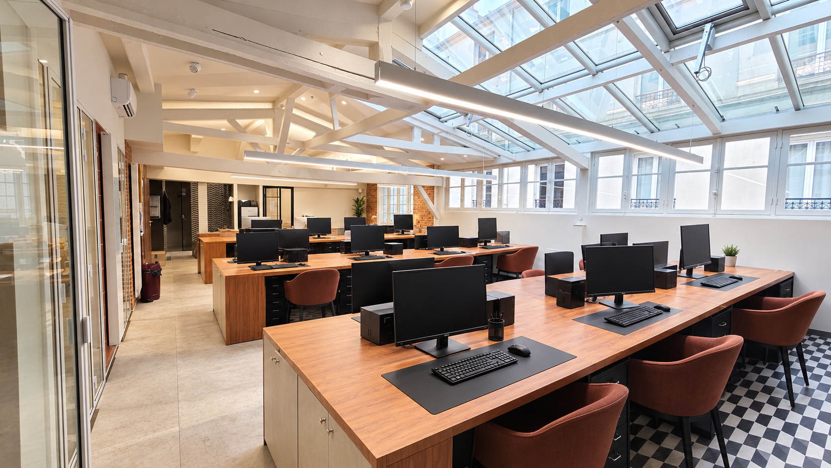 47 Rue De Laborde, Paris for lease Interior Photo- Image 1 of 5
