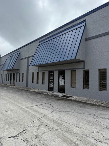 1634 SE Village Green Dr, Port Saint Lucie, FL for lease - Building Photo - Image 2 of 6
