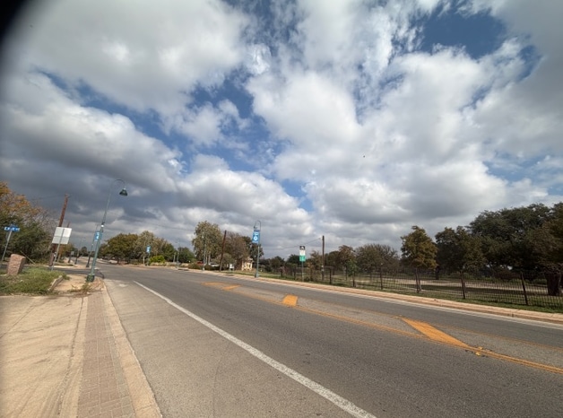 2011 Mission Rd, San Antonio, TX for lease - City Photo - Image 3 of 15