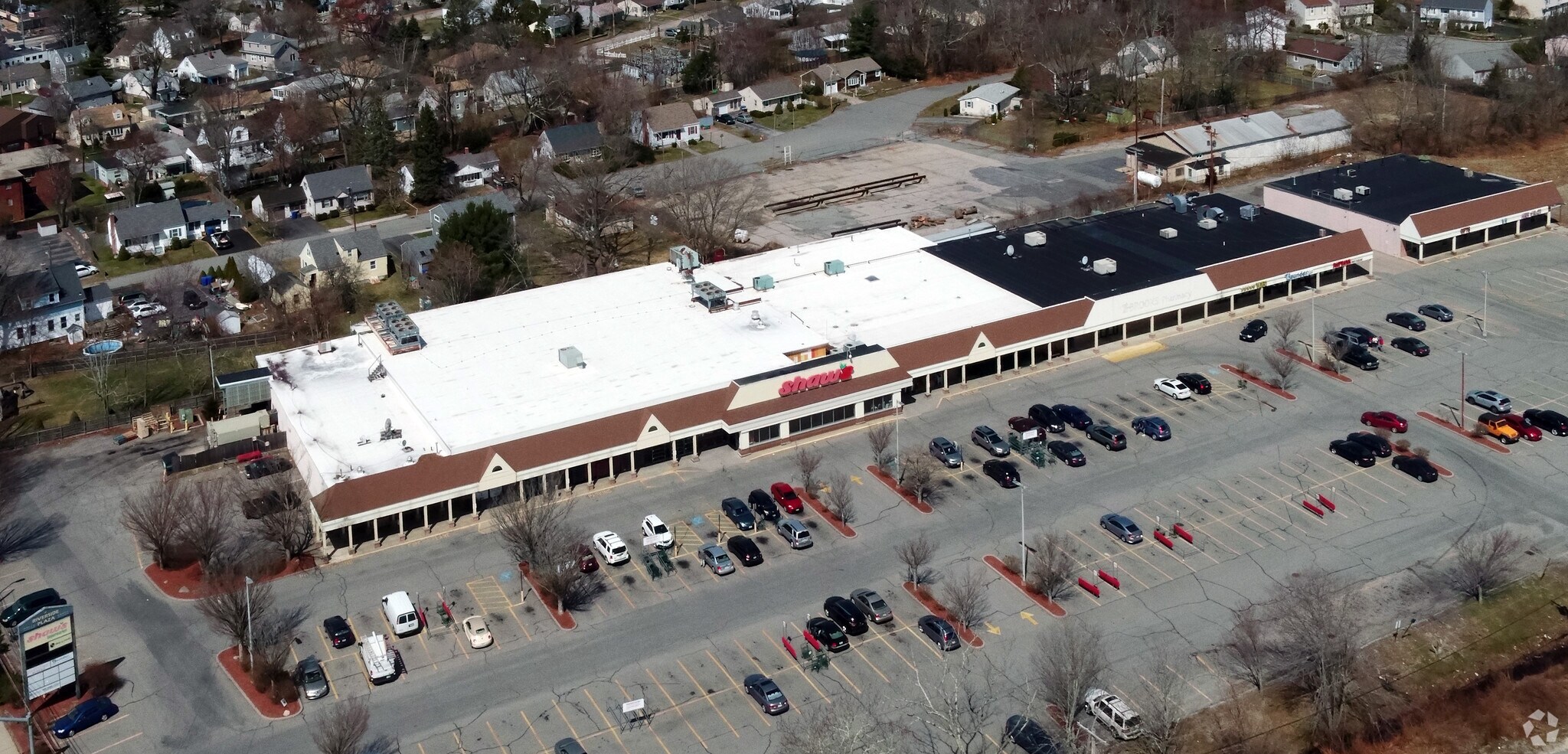 10501070 Willett Ave, East Providence, RI 02915 Riverside Plaza