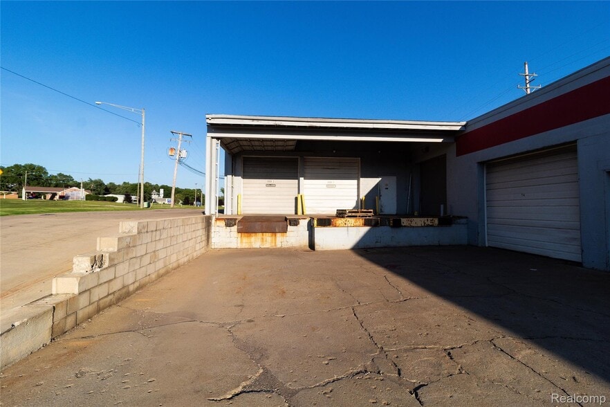 1462 Imlay City Rd, Lapeer, MI for lease - Building Photo - Image 3 of 11