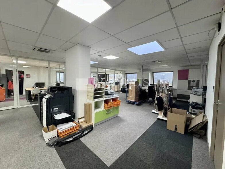 Industrial in Saint-André-de-Corcy for lease - Interior Photo - Image 2 of 6