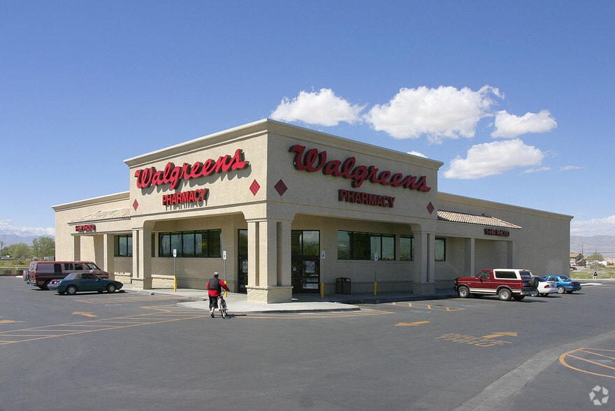 5082 E Lake Mead Blvd, Las Vegas, NV for lease - Building Photo - Image 2 of 5