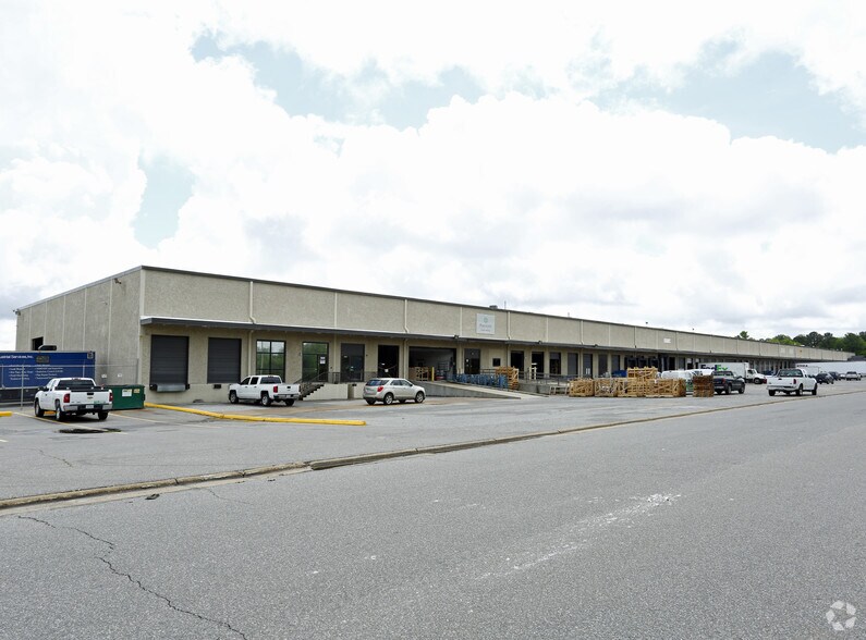 3058-3132 Lakeview Dr, Memphis, TN for lease - Building Photo - Image 2 of 6