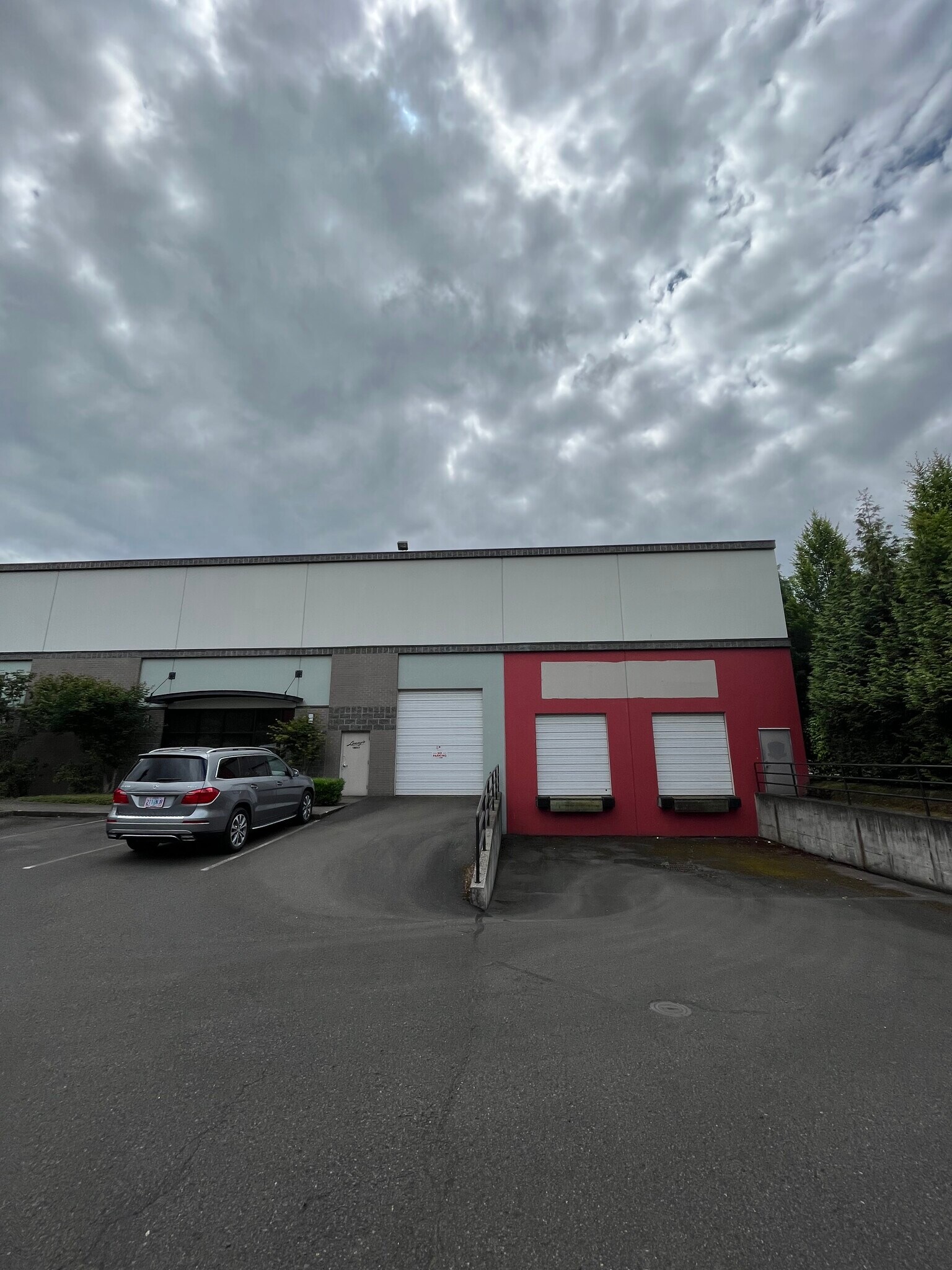 1801518039 SW Lower Boones Ferry Rd, Tigard, OR 97224 Bridgeport