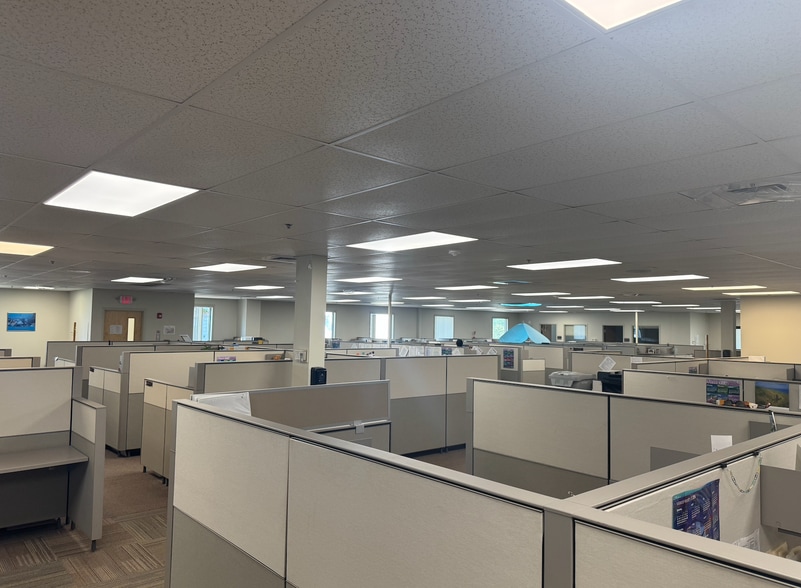 88-96 Industry Ave, Springfield, MA for lease - Building Photo - Image 2 of 5