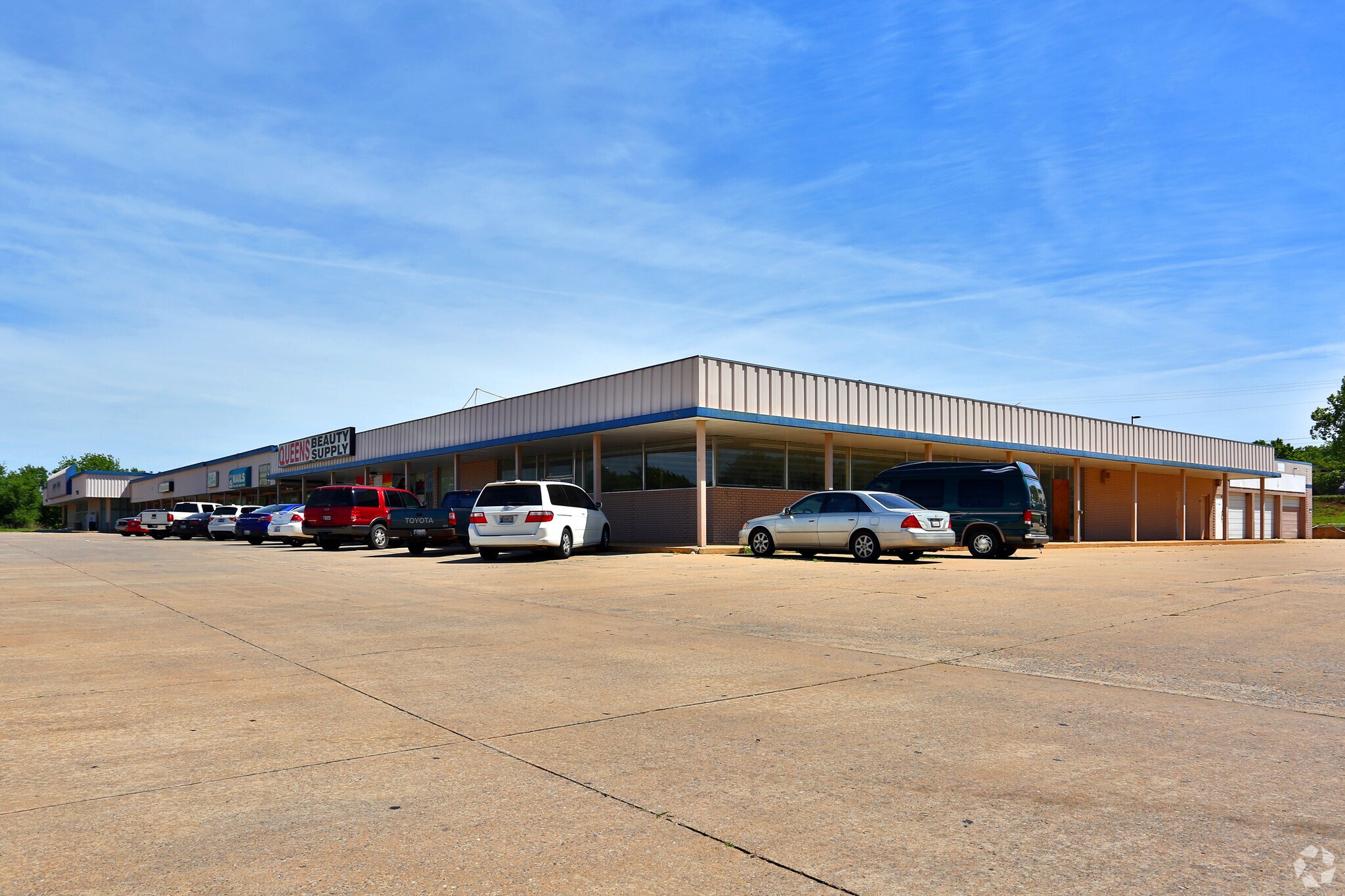 1102-1136 N Midwest Blvd, Oklahoma City, OK for sale Primary Photo- Image 1 of 1
