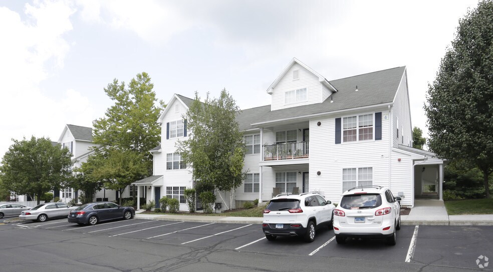 101 Avalon Lake Rd, Danbury, CT for sale - Primary Photo - Image 1 of 1