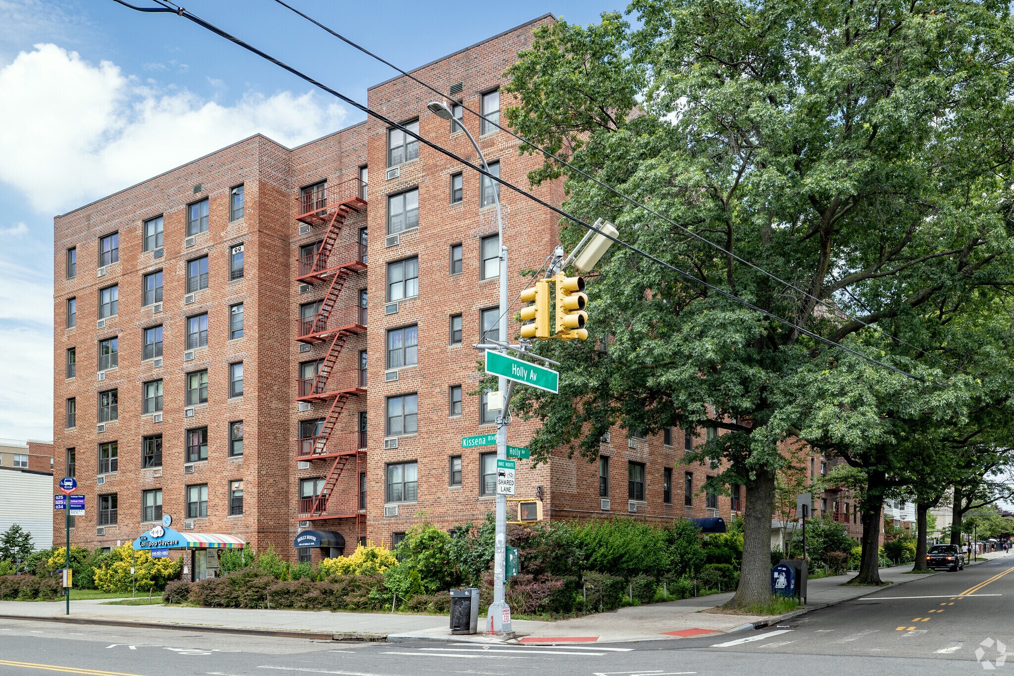14015 Holly Ave, Flushing, NY for sale Primary Photo- Image 1 of 1