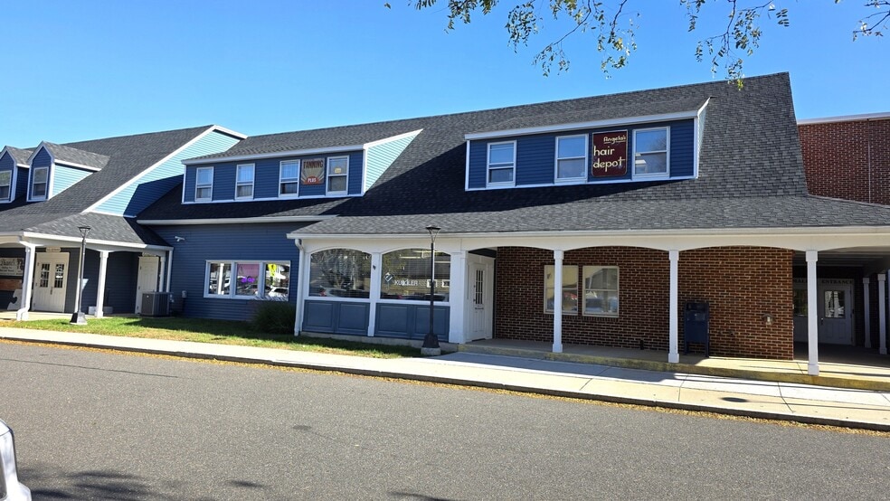 51 Depot St, Watertown, CT for lease - Building Photo - Image 1 of 1