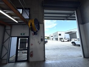 10-12 Russell St, Petrie for lease Interior Photo- Image 2 of 6