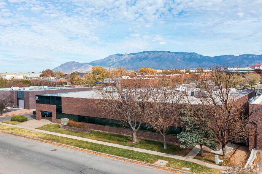 5550 Midway Park Pl NE, Albuquerque, NM for lease - Building Photo - Image 3 of 6