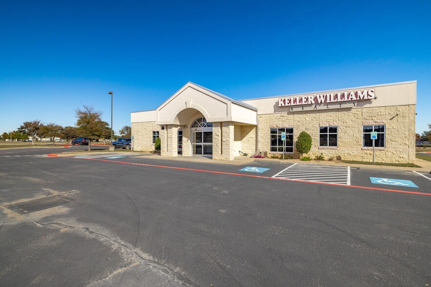 900 Quest Blvd, Cedar Park, TX for lease - Building Photo - Image 3 of 19