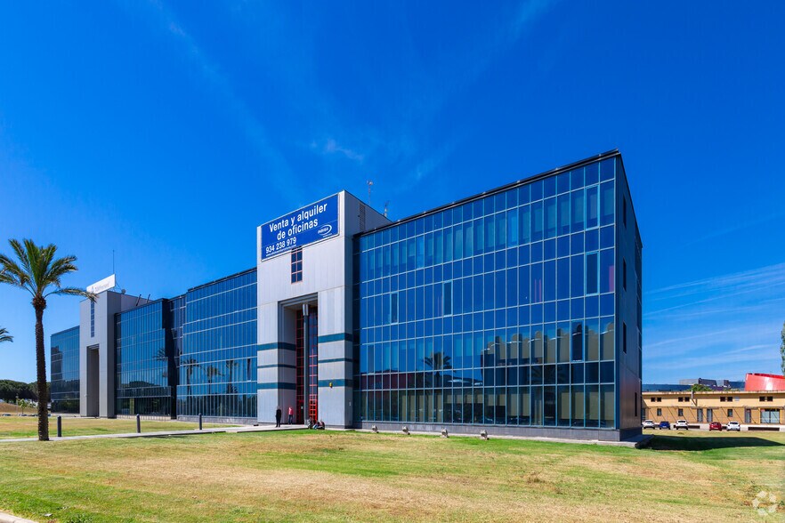 Carrer de la Garrotxa, 6, El Prat de Llobregat, Barcelona for sale - Building Photo - Image 2 of 4