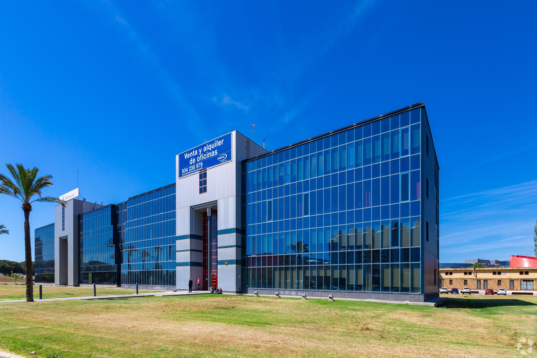 Carrer de la Garrotxa, El Prat de Llobregat, Barcelona for lease Building Photo- Image 1 of 4