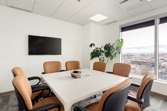 1726 Dolphin Av, Kelowna, BC for lease Interior Photo- Image 1 of 14