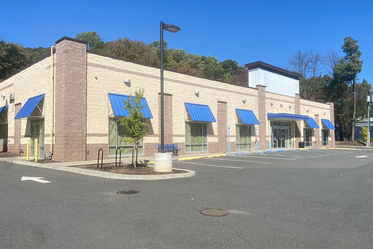 955 US Highway 22, North Plainfield, NJ 07060 Goodwill