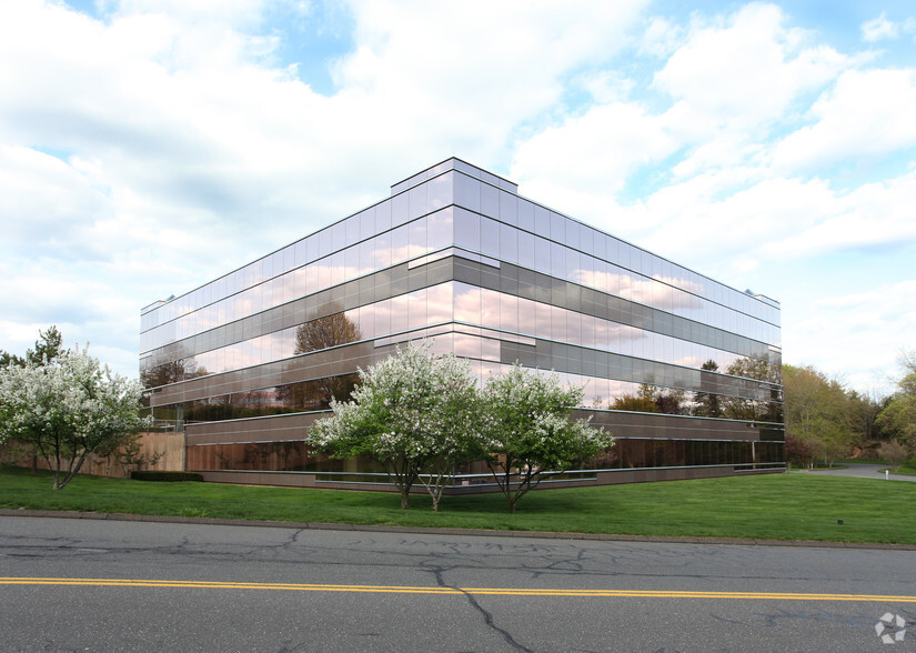 175 Capital Blvd, Rocky Hill, CT for lease - Primary Photo - Image 1 of 10