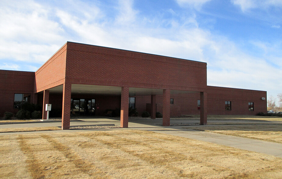 1721 Burlington Dr, Bismarck, ND for lease - Building Photo - Image 1 of 4