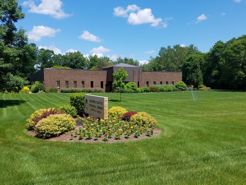 2810 Curry Rd, Schenectady, NY 12303