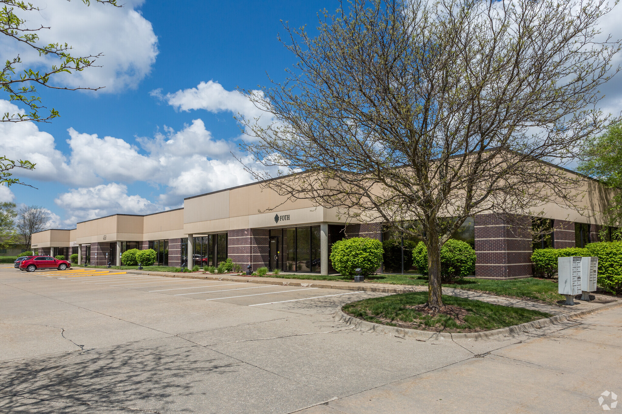 8191 Birchwood Ct, Johnston, IA 50131 - Flex for Lease | LoopNet