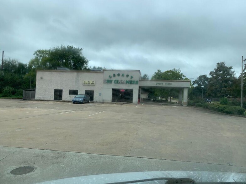 14207 Barker Cypress Rd, Cypress, TX 77429