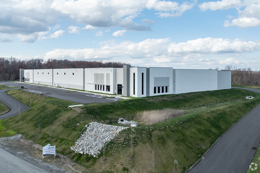 744 Excel Dr, Hunker, PA for lease - Primary Photo - Image 1 of 11