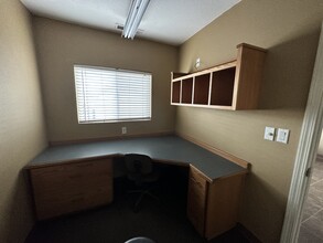 1370 Smith St NE, Salem, OR for lease Interior Photo- Image 2 of 8