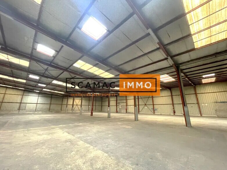 Flex in Brie-Comte-Robert for sale - Building Photo - Image 2 of 12