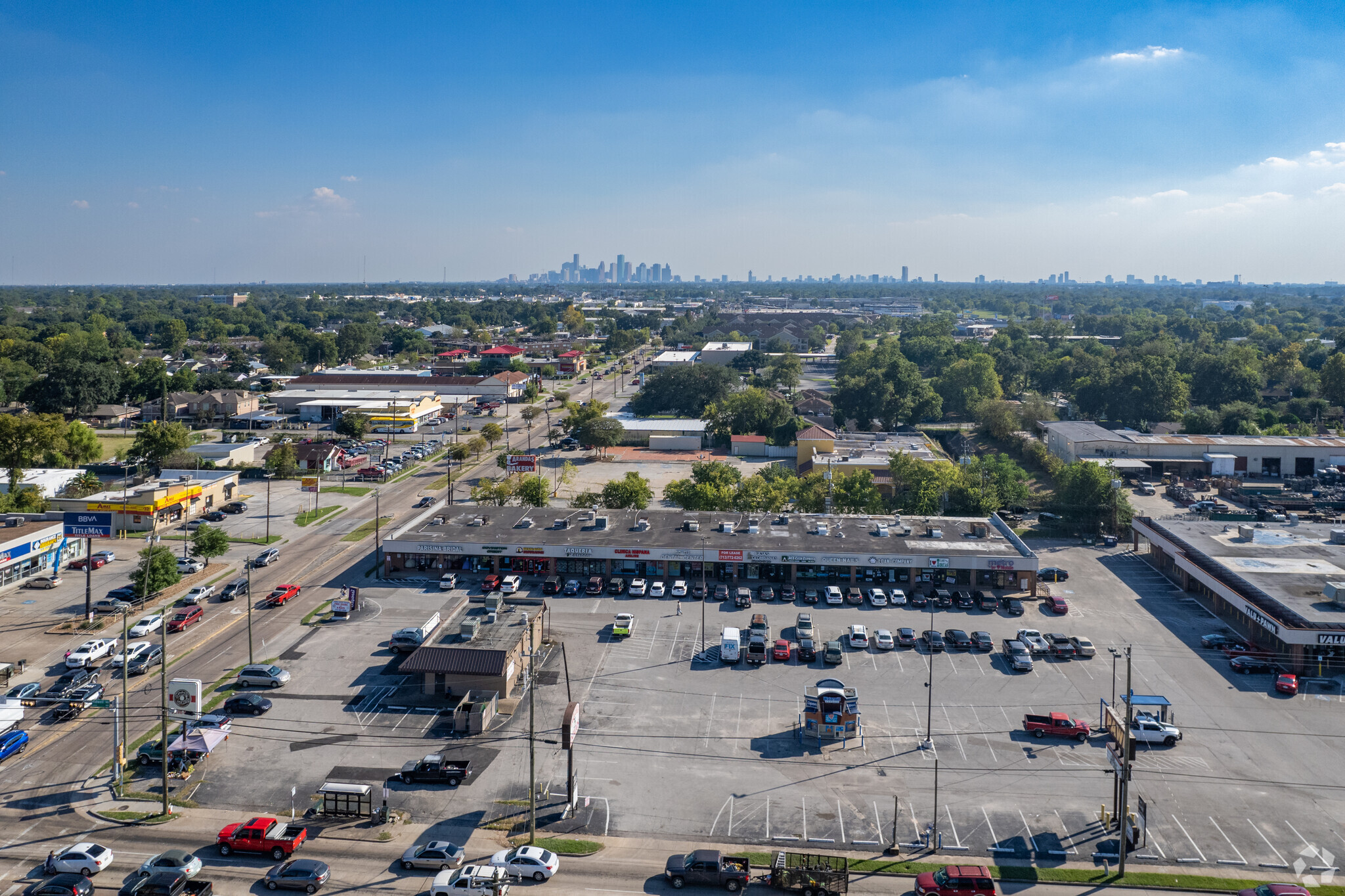 910-940 E Tidwell Rd, Houston, TX for lease Building Photo- Image 1 of 8