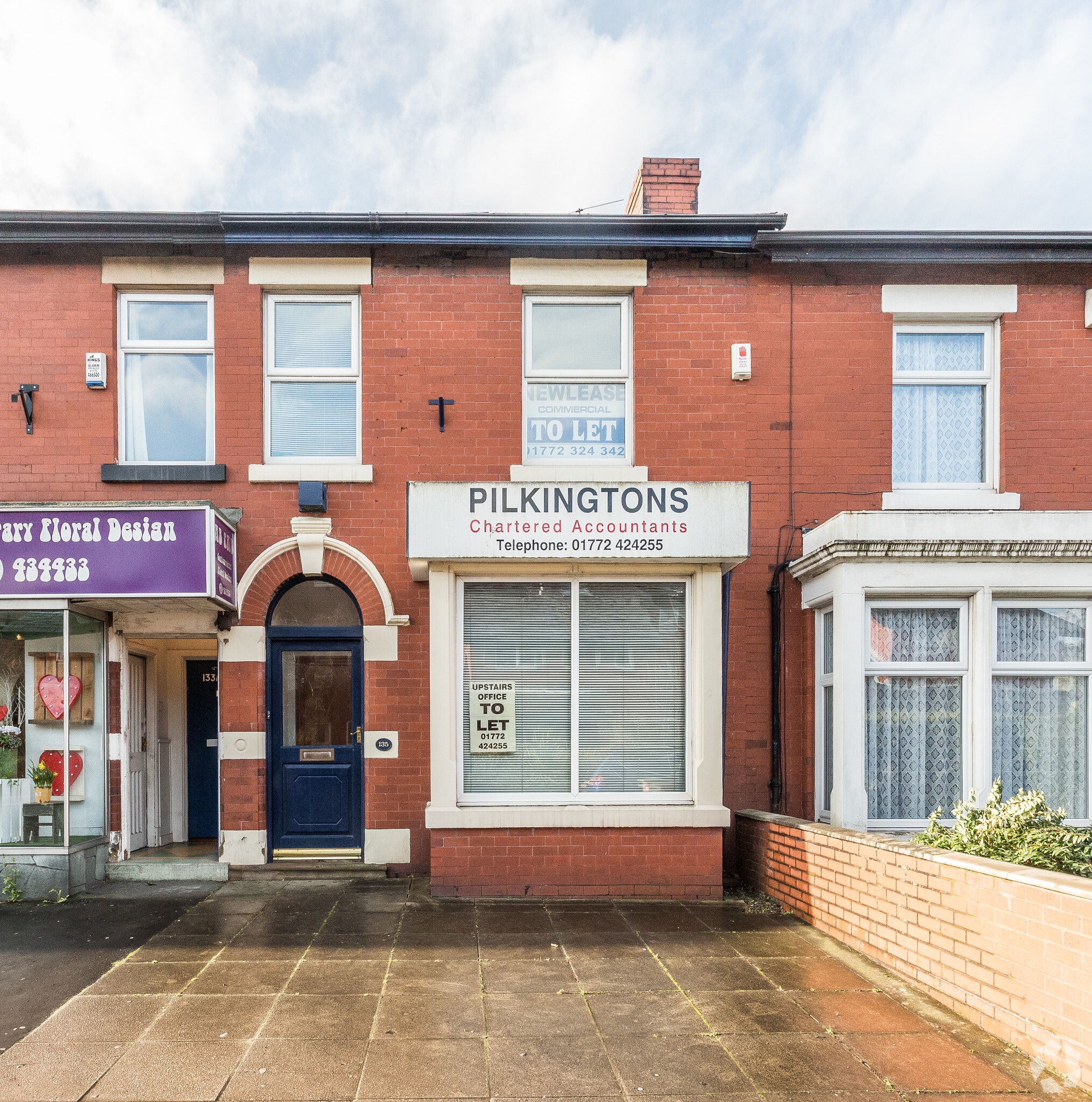 135 Towngate, Leyland for sale Primary Photo- Image 1 of 1
