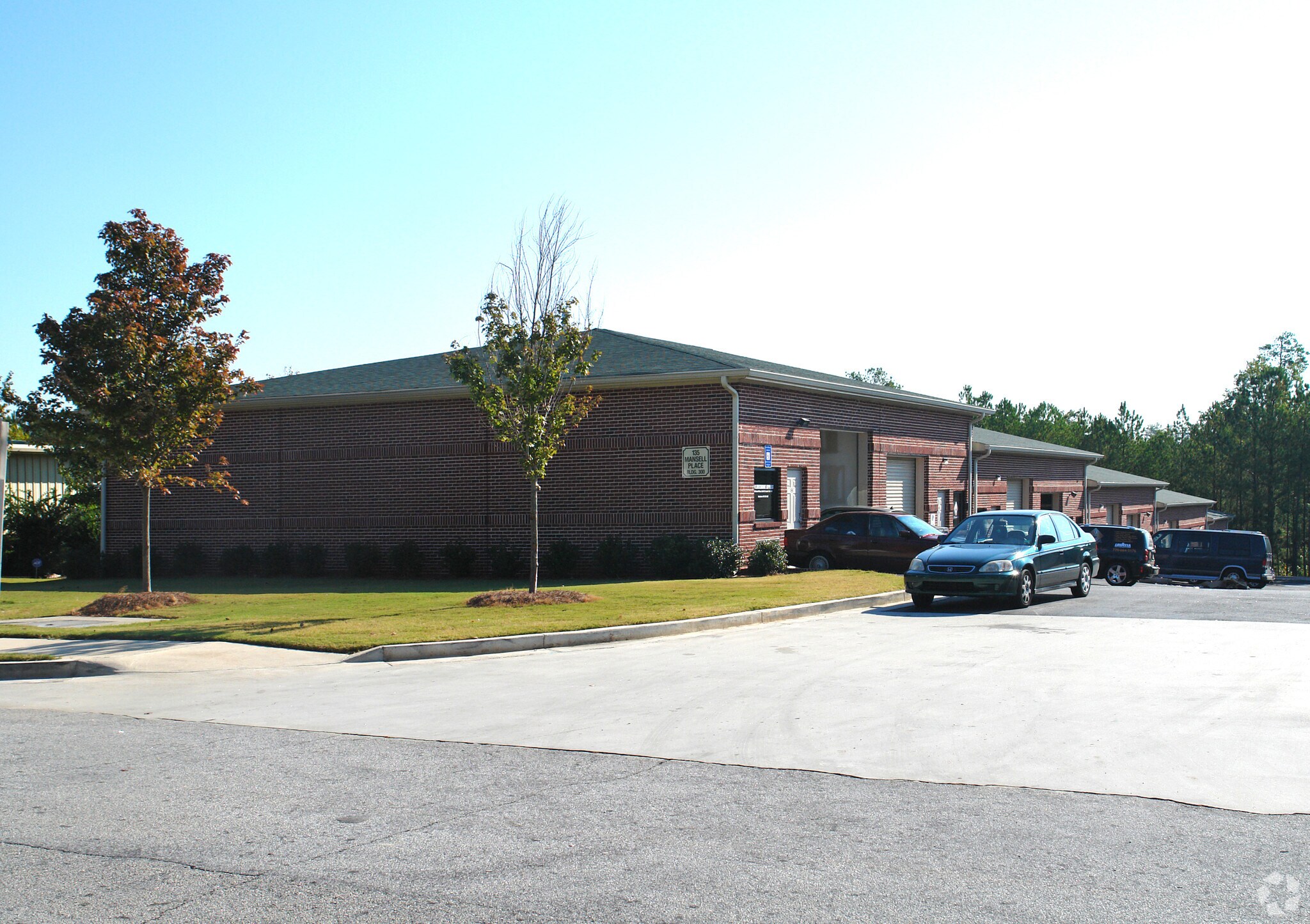 135 Mansell Pl, Roswell, GA for sale Primary Photo- Image 1 of 1