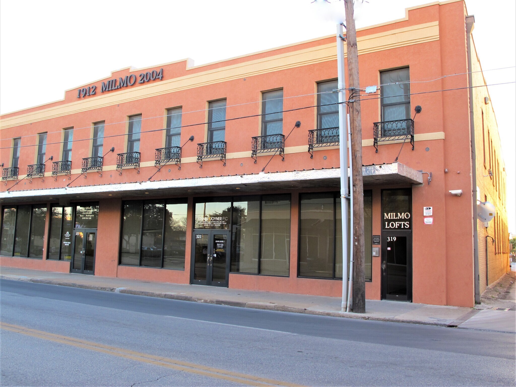 319 S Flores St, San Antonio, TX for lease Building Photo- Image 1 of 10