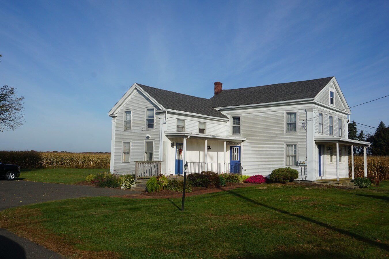 106 West Rd, Ellington, CT 06029