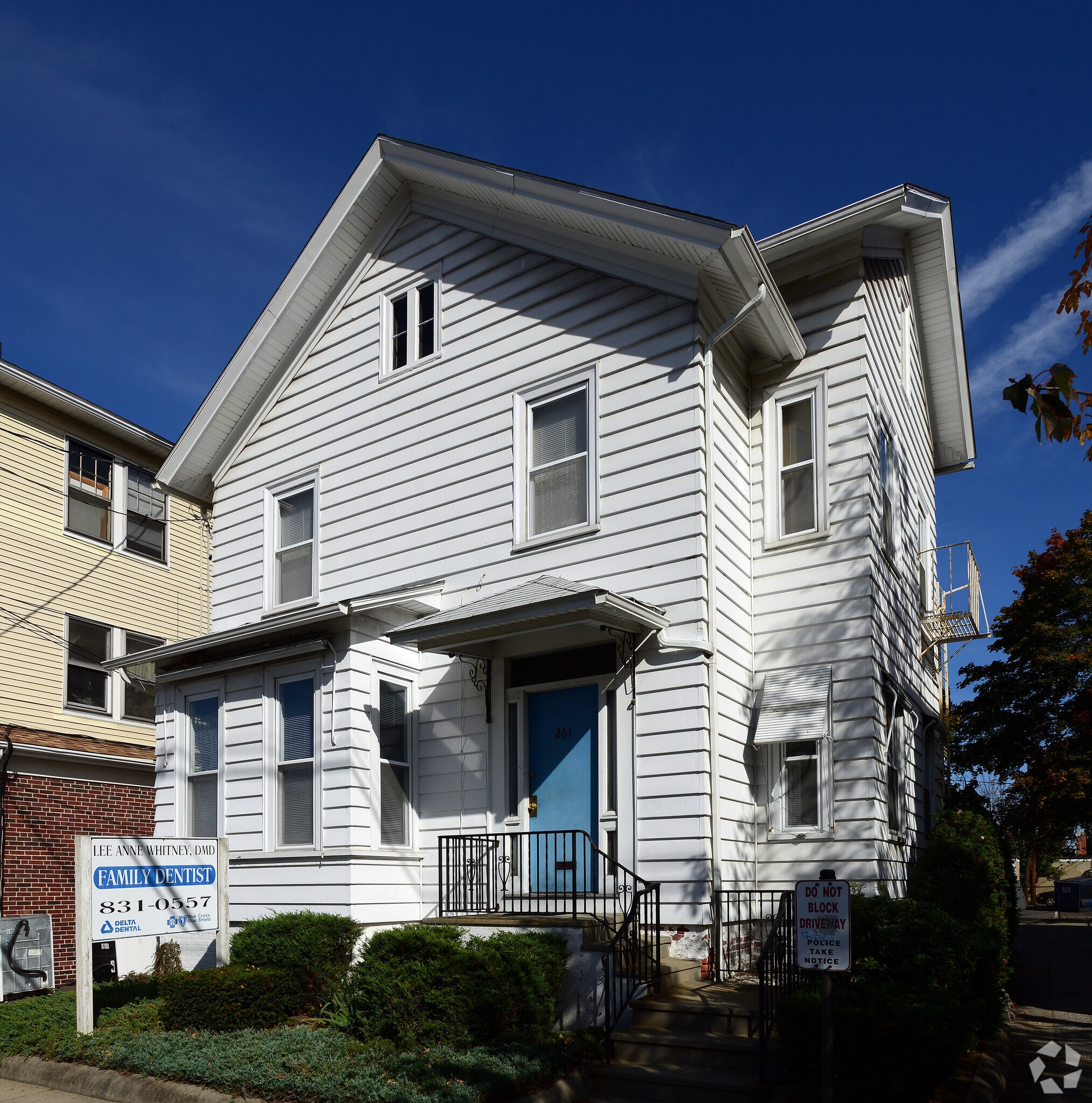 261 Academy Ave, Providence, RI 02908