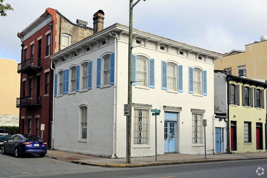 117-119 Jefferson St, Savannah, GA for sale - Building Photo - Image 2 of 5