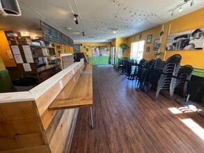 8 Jenkins Ct, Durham, NH for lease Building Photo- Image 2 of 7