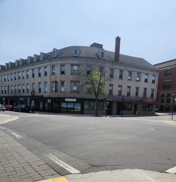 193 Main St, Biddeford, ME 04005