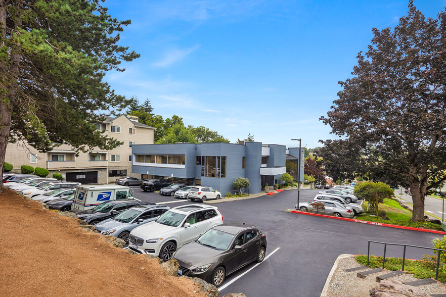 12917 SE 38th St, Bellevue, WA for lease - Building Photo - Image 3 of 4