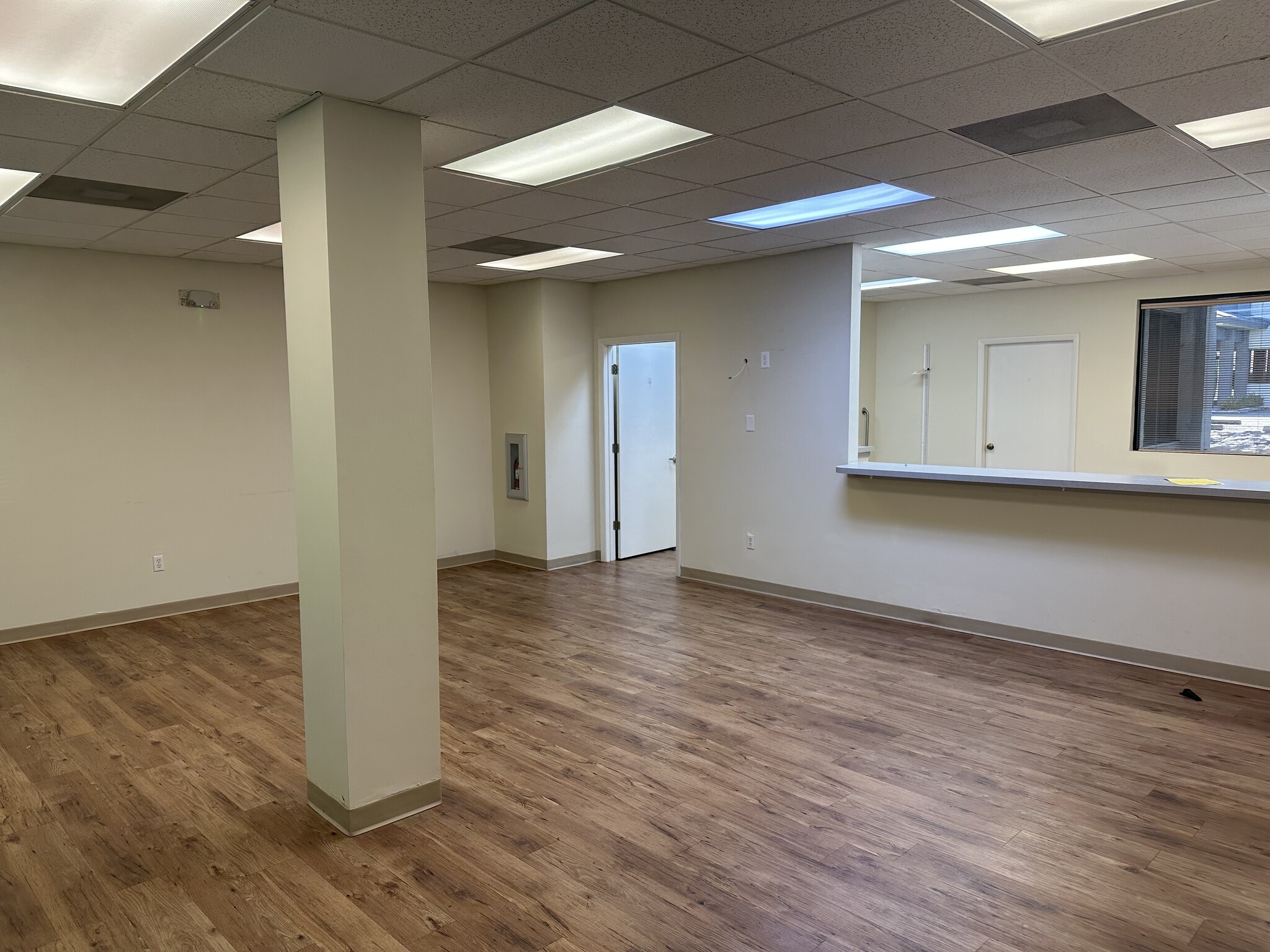 139 S Pebble Beach Blvd, Sun City Center, FL for lease Interior Photo- Image 1 of 17