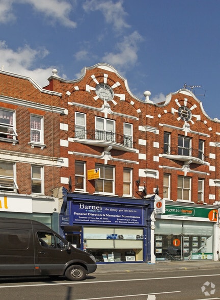 236 Uxbridge Rd, London for sale - Primary Photo - Image 1 of 1